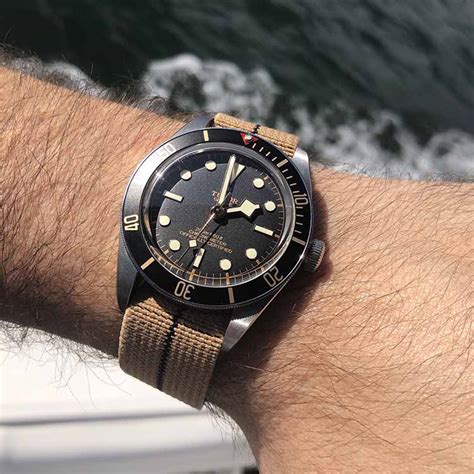 tudor black bay strap size.